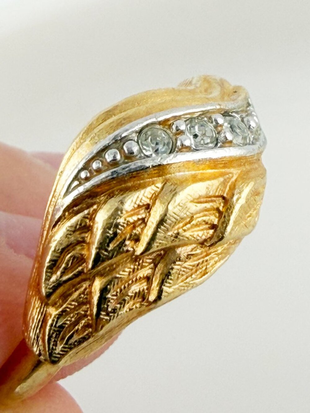 Vintage Signed AVON Gold Tone Textured Rhinestone Bypass Wave Ring Size 9